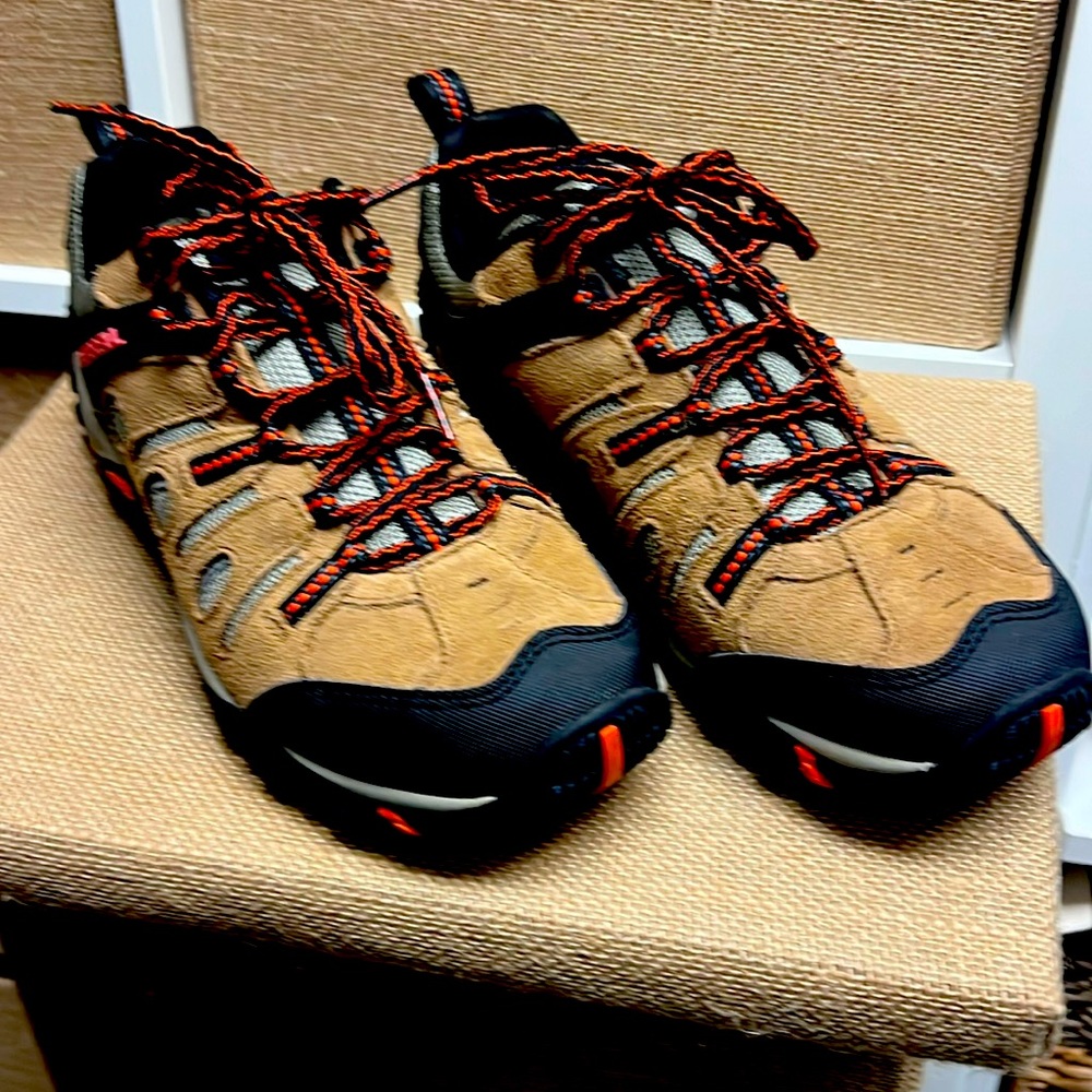 Merrill hiking shoes size 9.5